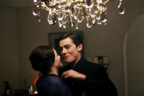 Sans Men Faire Je Vais Tassurer Un Enfer — Alain Delon And Romy