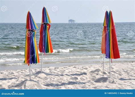 Abandoned Beach and Oil Rig Stock Photo - Image of ocean, drill: 14855492