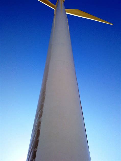 Equinox Cleans Wind Turbine After Oil Leak In Oregon USA Equinox