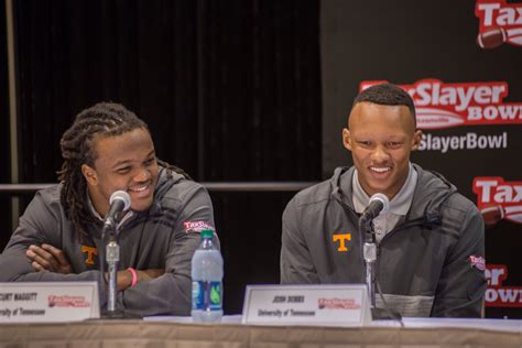 Taxslayer Gator Bowl On Twitter So To Former Taxslayer Gator Bowl Mvp Joshdobbs1 Joining