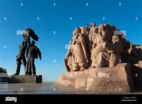 Monumento De La Amistad De Las Naciones Fotos E Imágenes De Stock Alamy