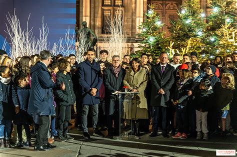 Le Marché et village de Noël de l Hôtel de Ville de Paris 2023 spécial