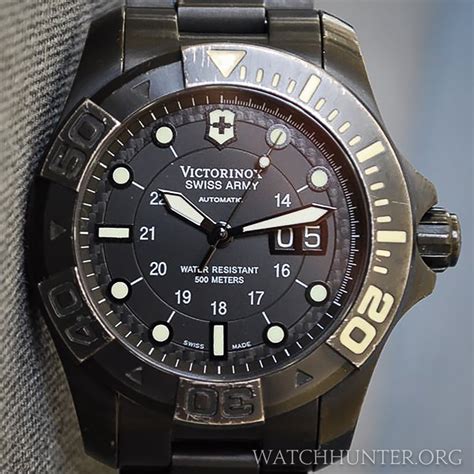 MEET THE WATCH Victorinox Swiss Army Dive Master 500 Titanium Limited