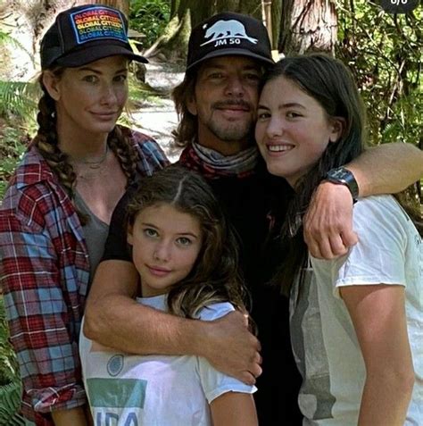 The Vedder Clan: Uncovering Eddie Vedder's Close-Knit Family