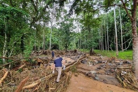 Temporal Deixa Mortos Desaparecidos E Rastro De Destrui O Em Sc