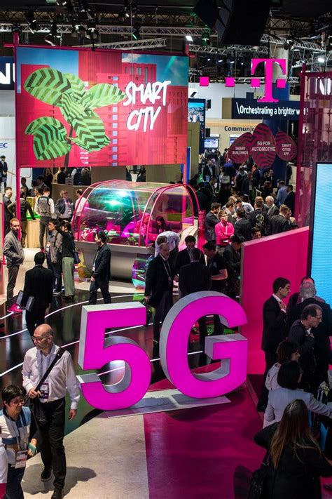 Mwc 2019 Huawei Politics Robots And Speedy 5g The New York Times