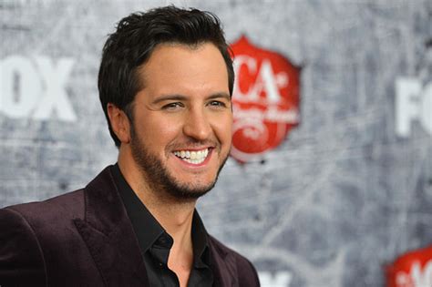 Luke Bryan Sweeps 2012 ACAs Show With Nine Awards, Including Artist of the Year