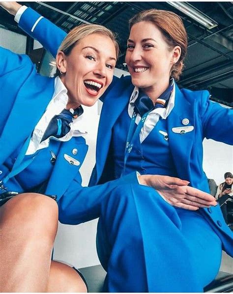 Flight attendant uniforms through the years – Artofit