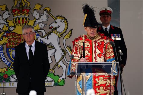 How To Visit The Queens Coffin In Londons Westminster Hall Daily