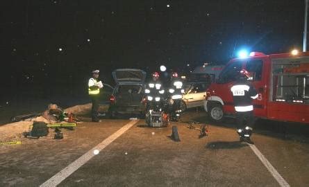 Tragiczny Fina Wyprzedzania Jedna Osoba Nie Yje Jest Wielu Ci Ko