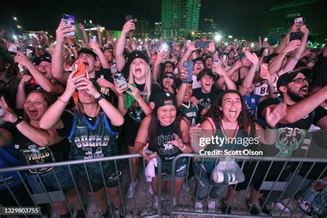 Milwaukee Bucks Fans Photos And Premium High Res Pictures Getty Images