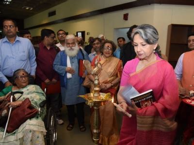 Satyajit Ray Never Made Us Memorise Dialogues Sharmila Tagore Live