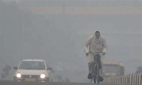 AQI Remains In Very Poor Category As Dense Fog Engulfs Parts Of Delhi