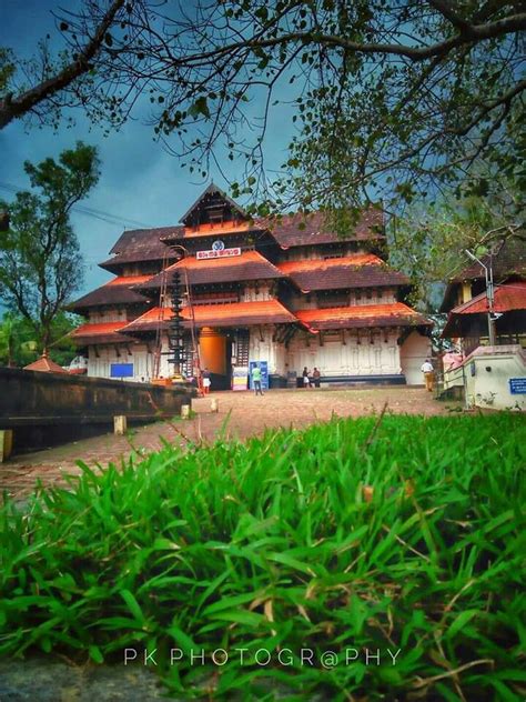 Pin By Neelamabri On Neelambari In 2024 Indian Temple Architecture Kerala Temple Architecture