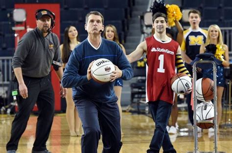 What happened to Jim Harbaugh's signature khakis? - Footballscoop