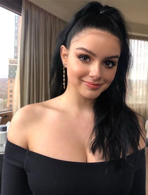 Ariel Winter Scrolller