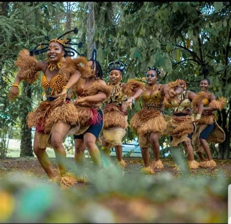 Tenue Traditionnelle Danseuses Fang Du Gabon Tenue Traditionnelle