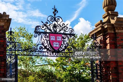 74 Harvard University Crest Stock Photos, High-Res Pictures, and Images ...