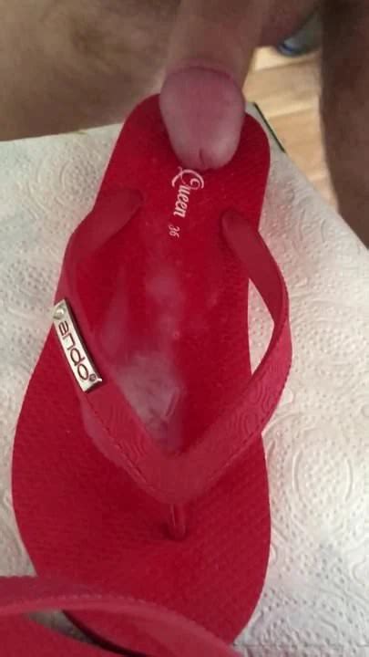 Flipflops Der Nachbarin Bespritzt Gay Man Porn Xhamster