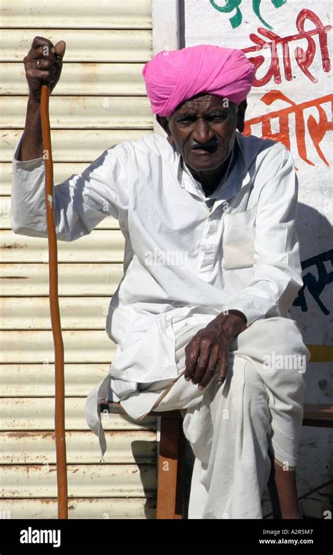 old indian man with pink turban Stock Photo - Alamy