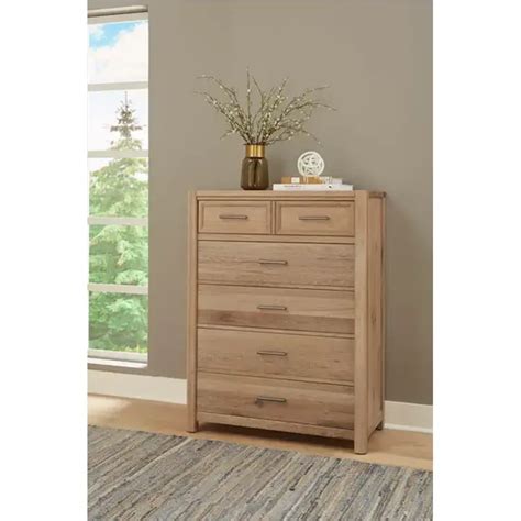 795 115 Vaughan Bassett Furniture 5 Drawer Chest