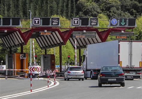 Los peajes en todas las autovías generarán 5 000 millones al año para