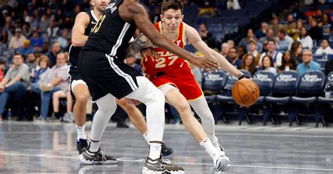 Dejounte Murray scores 41 as Hawks top Grizzlies | Reuters