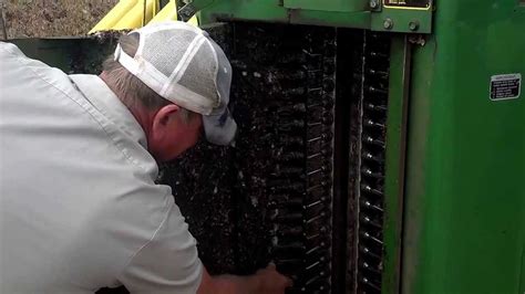 Brownsferry Cotton Farm Cleaning Spindles On Cotton Picker Youtube