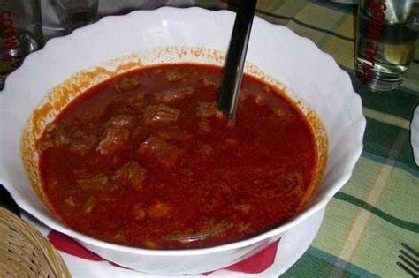 JUNEĆI GULAS SVAKO IMA SVOJ RECEPT ALI MENI JE OVAJ NAJDRAŽI