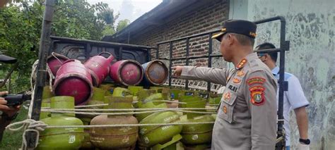 Polisi Ungkap Sindikat Oplosan Gas Elpiji Di Kampung Melayu Timur