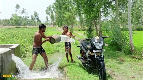 गर्मी का मजा तो गांव के ट्यूबल में नहाने में है 😱😂 Viral Comedy Village Gaon Tranding