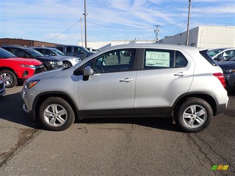 Silver Ice Metallic Chevrolet Trax Ls Awd Photo