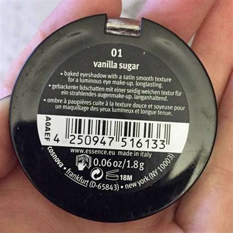 Test Eyeshadow Essence I Love Nude Eyeshadow Farbe Vanilla Sugar Pinkmelon