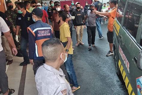 Kisah 2 Aremania Yang Selamat Dari Tragedi Stadion Kanjuruhan GenPI Co