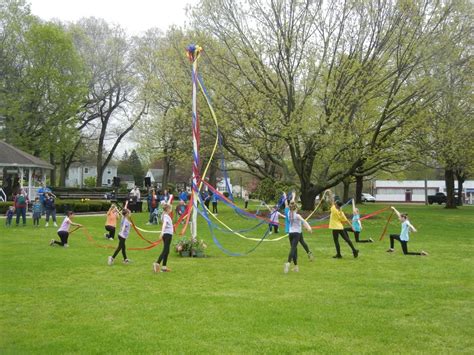 Daytime Gardeners Sponsor May Pole Dance at Spring Festival | North ...