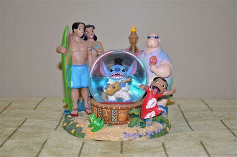 RARE Disney LILO And STITCH THE LIKENESS OF ELVIS Musical Snow Globe In