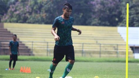 Bek Persikabo Aditya Putra Dewa Galau Lihat Kompetisi Liga Tak