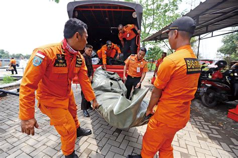 機齡不到三個月 印尼獅航客機墜海 機上189人全罹難 澳門力報官網