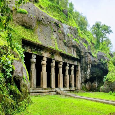 Elephanta Caves - History, Facts, Location, Built By, Entry Fee | Adotrip