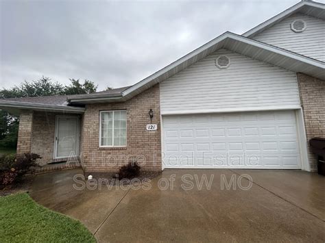 Request A Viewing For Oakwood Dr Tenant Turner