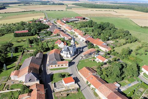 Chambres D H Tes Vue A Rienne Du Village Depuis La Montgolfi Re