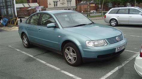 Volkswagen Passat Glx V Sedan L V Manual