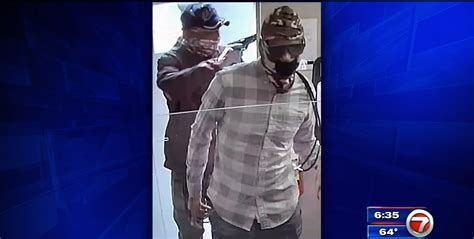 Police Search For Crooks Who Robbed Regions Bank In Hialeah Wsvn