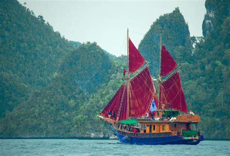 Voyage plongée en bateau d île en île dans les Raja Ampat Voyageurs