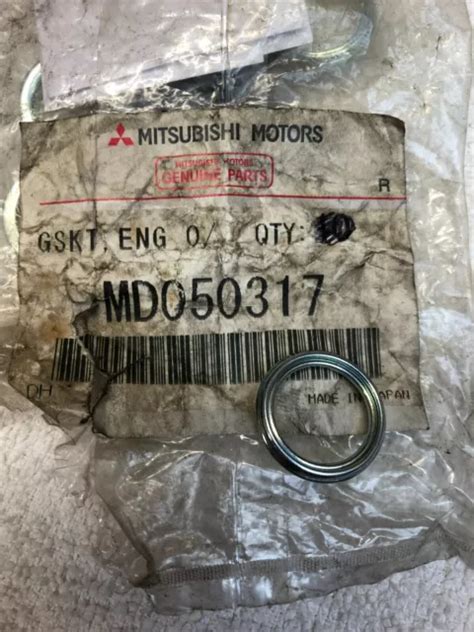 GENUINE MITSUBISHI OEM engine oil pan sump drain plug washer MD050317 ...