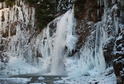 Franklin Falls | A Short, Beautiful Winter Hike Near Seattle