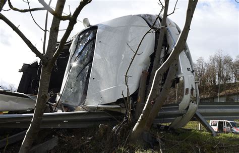 Neo1 Mein Radio Schwerverletzter Mann Bei Unfall In Malters