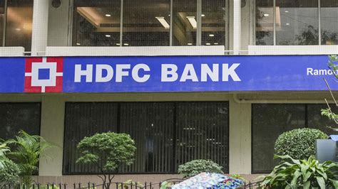 Hdfc Bank Q1 Net Profit Rises 30 Yoy To ₹11 952 Crore Nii Jumps 21