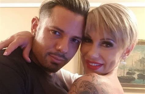Mónica Farro fue filmada en bikini por su esposo y protagonizaron un ínitmo momento
