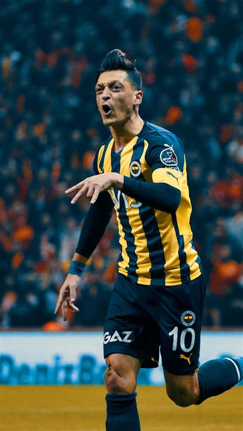 Mesut Zil Zil Fener Fenerbah E Hd Phone Wallpaper Pxfuel